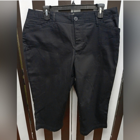 St. John's Bay Pants - NWT black capri pants